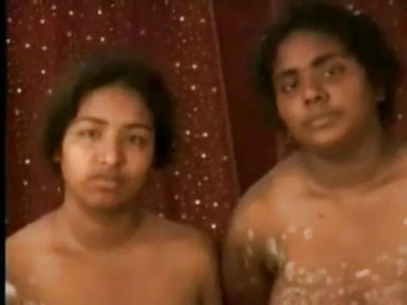 Inde tante avec grands tets cums dans maman 1071.