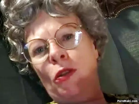 Granny m’ɔ ti kpɛnngbɛn’n, ɔ suan nnɛn kpanngɔ mun, kpɛkun ɔ nin Alemaɲin kun be kunndɛ bian.