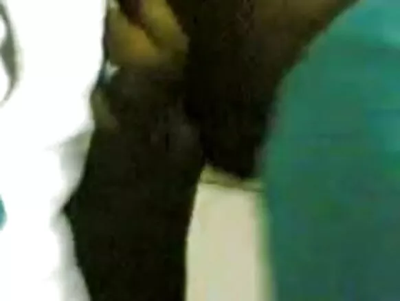 Video flɛ talua xxx, inceste, manmi, ba yasua, Inde tante kle tante i nvɛnwun, su siesie i klian.