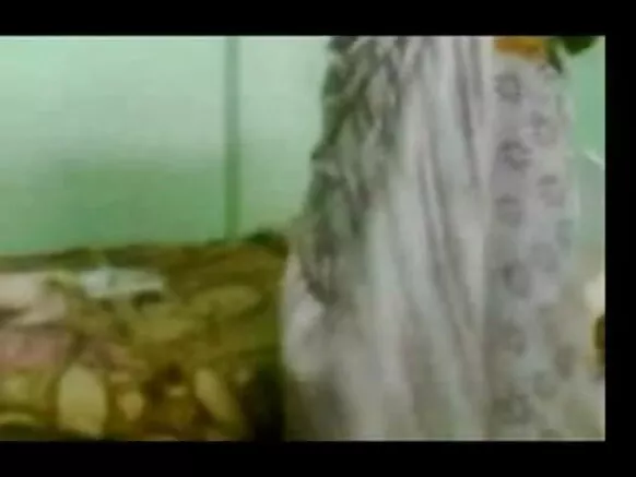 Aunty XXX Video Inde lɔ bla kpɛnngbɛn’m be nin be junman su kpɛn’n be kunndɛ bla’n.