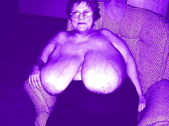 Risi amateur mature BBW busty bla kpɛnngbɛn.