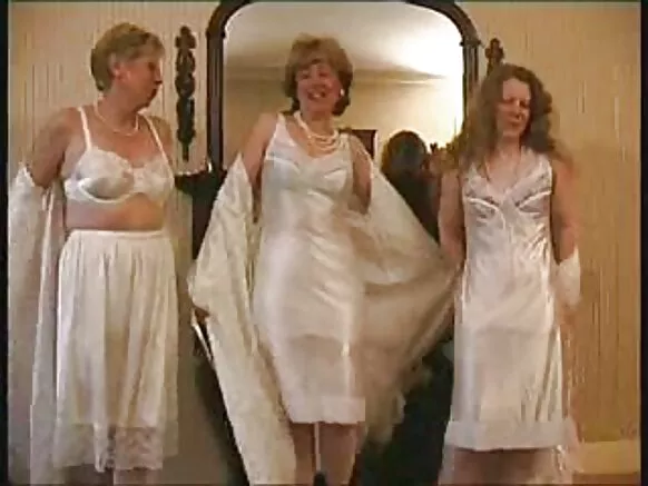 Lingerie ancienne xxx, video de village vieux femmes.