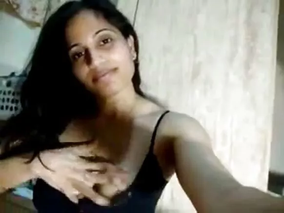 Inde milf joue busty suédois talua.