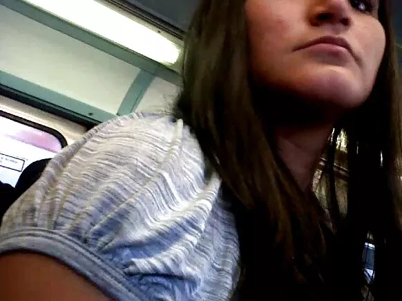 Repegon de mains en femmes matures Caderonas, voyeur dans le metro.
