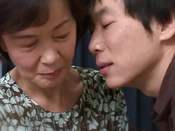 60+ videos de grandes avec femmes chauds.